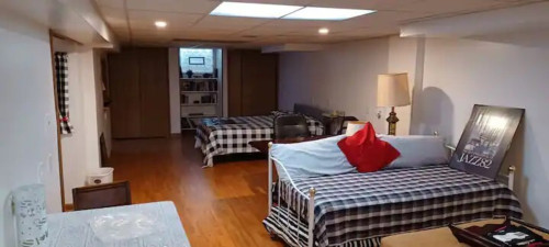 Fully furnished lower level unit  - Gallery - 9