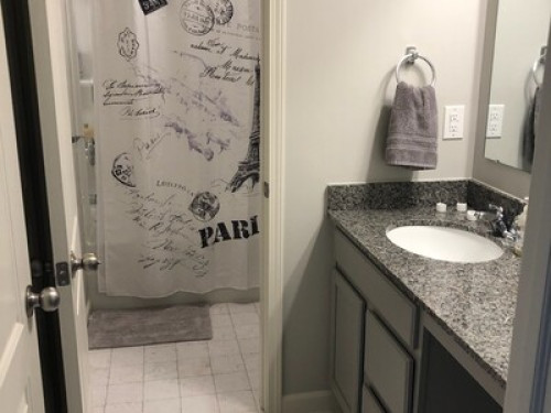 Lovely Suburban Homeshare - Gallery - 4