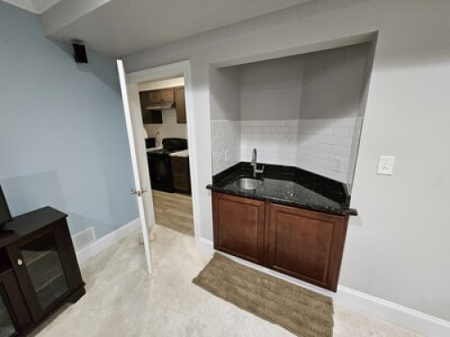 Private room and bath - Gallery - 6