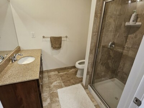 Private room and bath - Gallery - 12