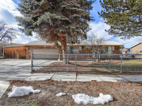 home close to skiing and biking