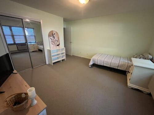 Spacious,Cozy,Clean & Close to NYC - Gallery - 4