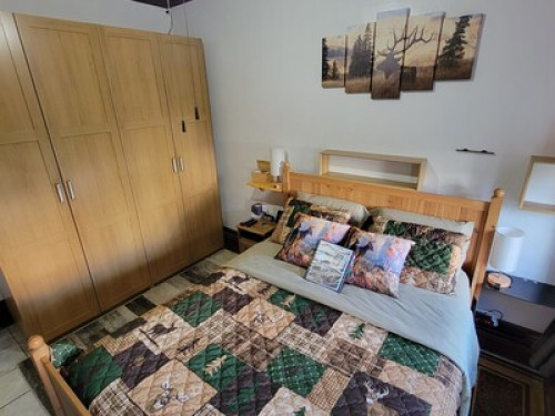 Warm, Perfect, Cozy Room - Gallery - 19