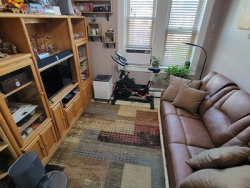 Warm, Perfect, Cozy Room - Gallery - 12