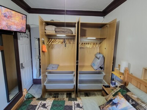 Warm, Perfect, Cozy Room - Gallery - 15