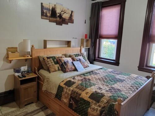 Warm, Perfect, Cozy Room - Gallery - 2