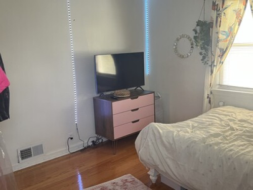 $300/week with breakfast - Gallery - 3