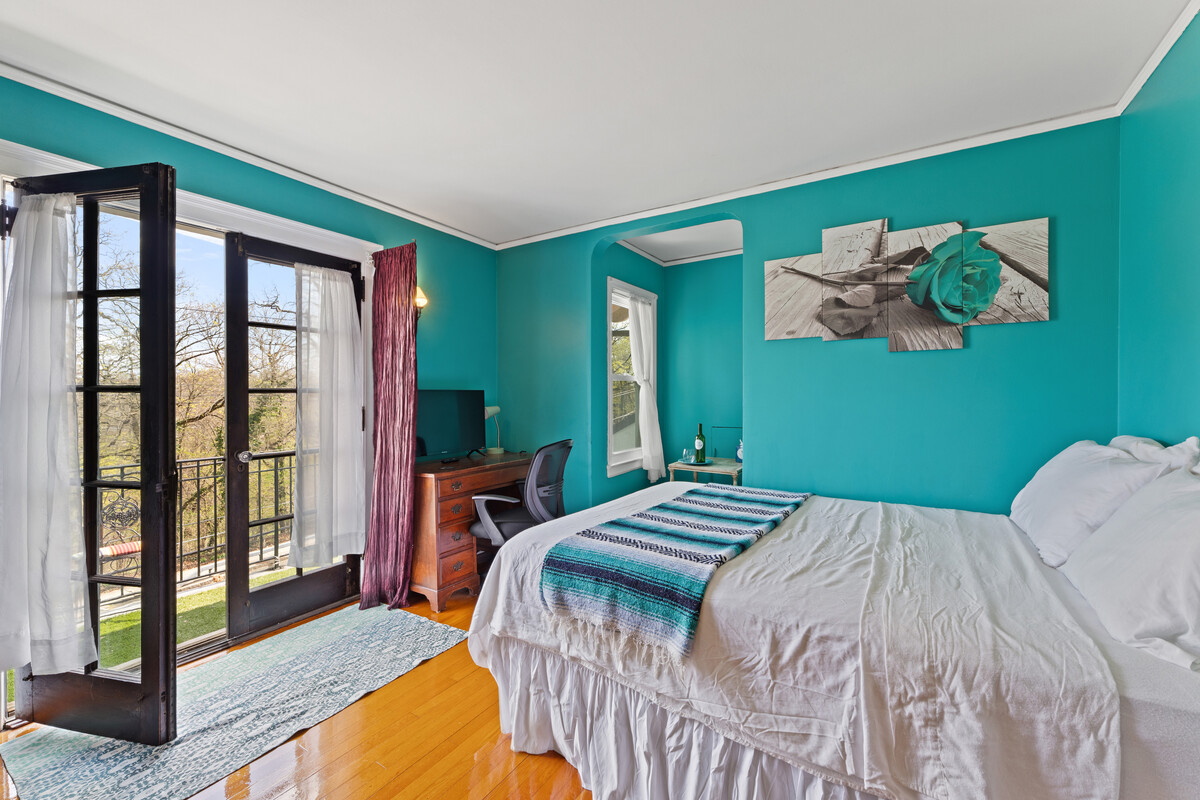 Balcony Room At Cozy Homeva Chatterton WP(Full Room) - 1
