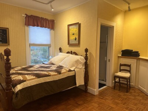 Cozy room w/private bath - Gallery - 4