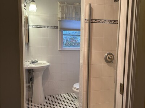Cozy room w/private bath - Gallery - 11