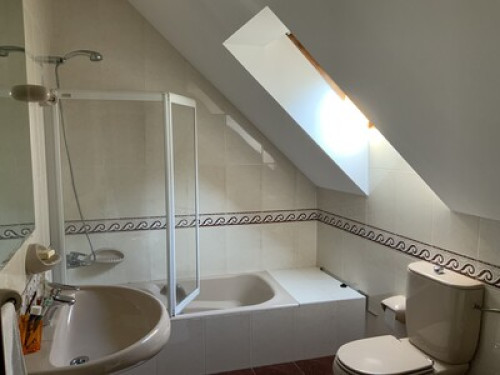 I offer a room with a bathroom. - Gallery - 2