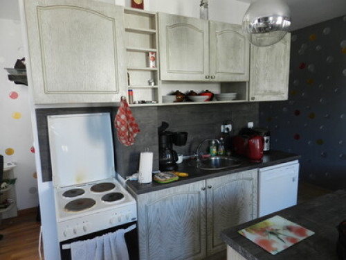 Spacious studio apartment  w/patio - Gallery - 4