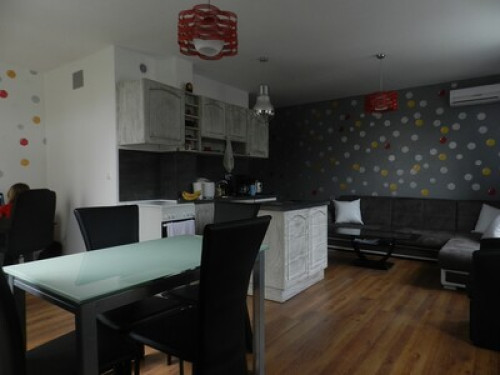 Spacious studio apartment  w/patio - Gallery - 6