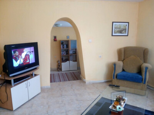 Three bedroom house with garden - Gallery - 12