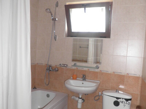 Three bedroom house with garden - Gallery - 9