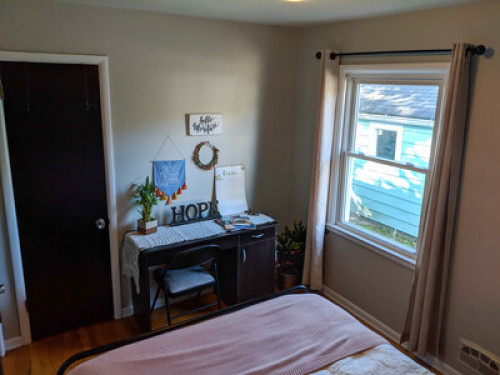 Cozy Home 10 minutes from Downtown - Gallery - 14