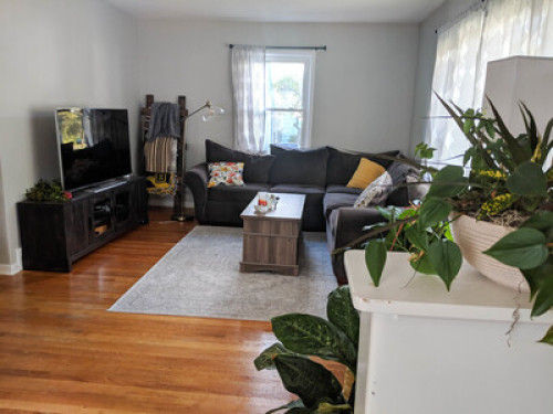 Cozy Home 10 minutes from Downtown