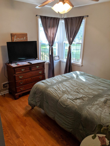 Cozy Home 10 minutes from Downtown - Gallery - 3