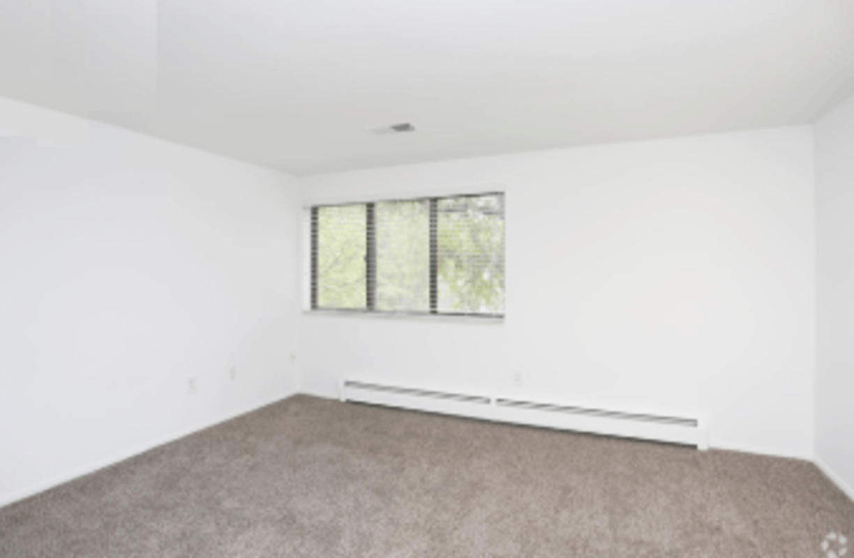 Upper Level, Back Bedroom(Full Room) - 1
