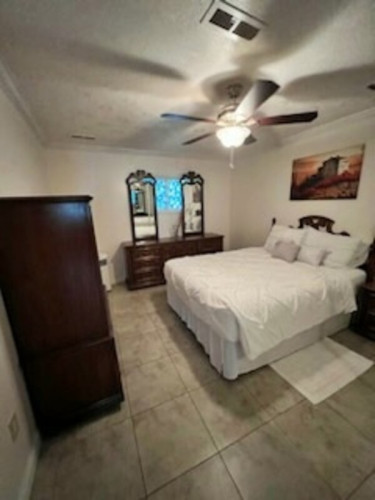 Entire Guesthouse 