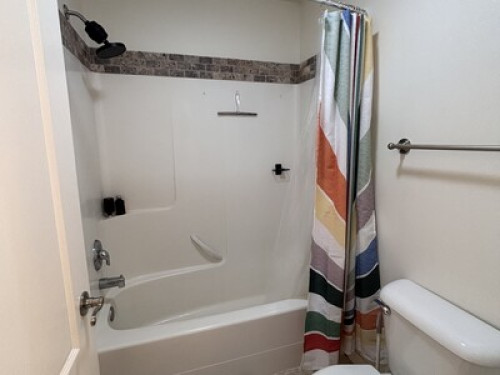 Private Furnished Bedroom and Bath - Gallery - 3