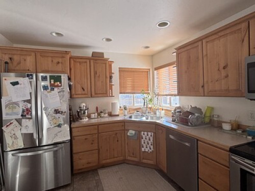 Private Furnished Bedroom and Bath - Gallery - 9