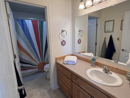 Private Furnished Bedroom and Bath - Gallery - 4