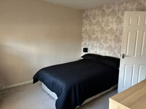 Spacious Furnished Double Bedroom
