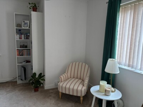 Spacious Furnished Double Bedroom - Gallery - 4