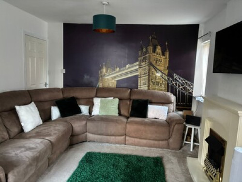 Spacious Furnished Double Bedroom - Gallery - 3