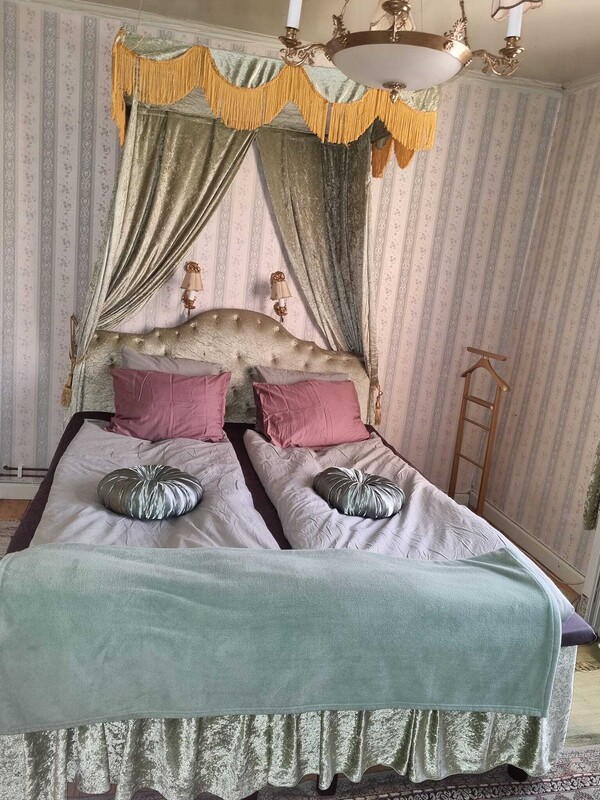 King Oscar II(Single Bed) - 1