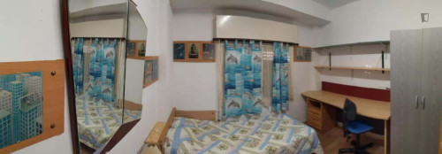 Room in Calle Pascual Calvo, Juslibol with 4 bedrooms