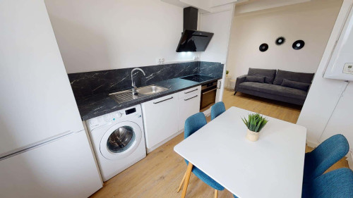 Apartment in Avenue Aristide Briand, Fontaine for 59 m² with 3 bedrooms - Gallery - 21