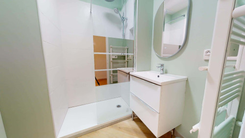 Room in Rue de l'École Républicaine, Montpellier for 83 m² with 5 bedrooms - Gallery - 12