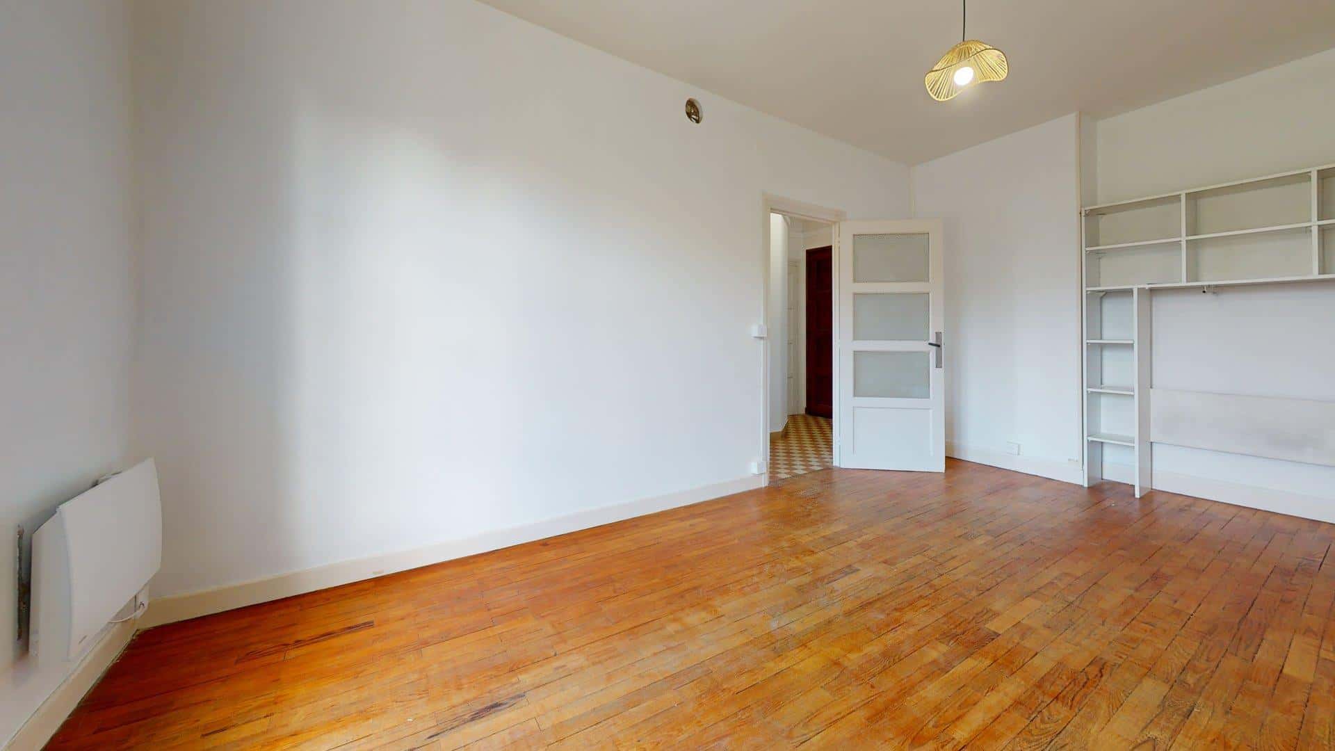 Apartment In Avenue Jeanne D'Arc, Grenoble For 35 M² - 1