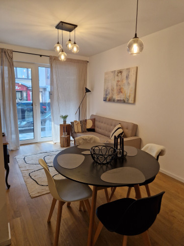Spacious and fashionable home in excellent location