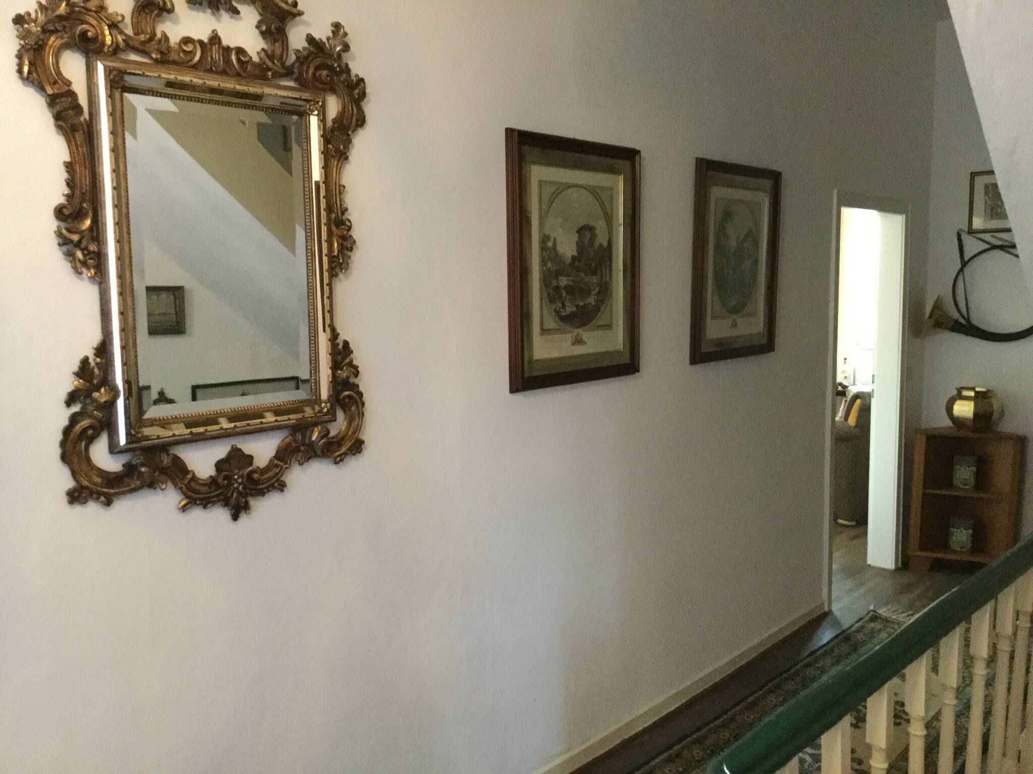 Generously Designed Apartment With Balcony In A Listed Building, Stylishly Furnished In Antique Styl - 12