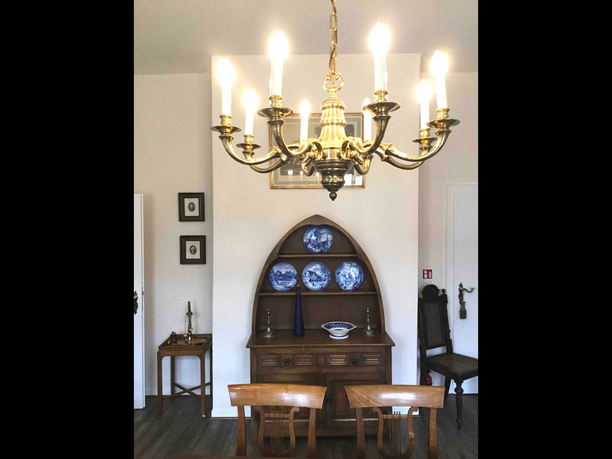 Generously Designed Apartment With Balcony In A Listed Building, Stylishly Furnished In Antique Styl - 42