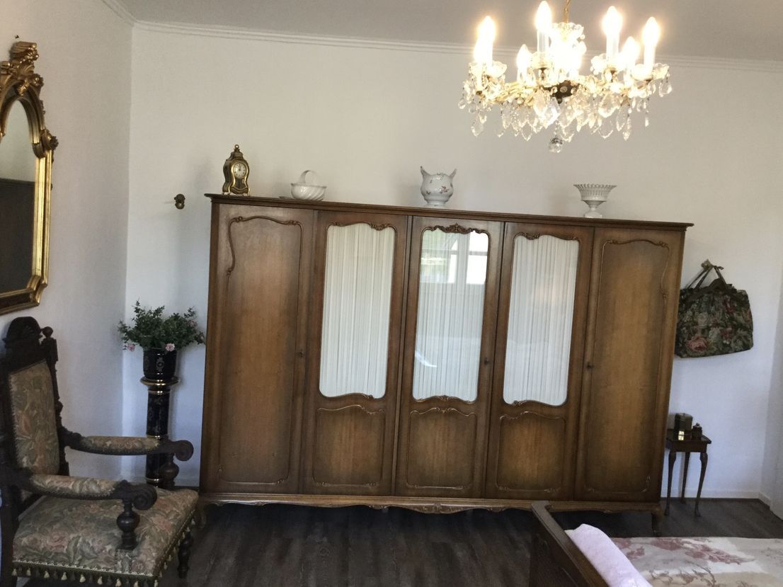 Generously Designed Apartment With Balcony In A Listed Building, Stylishly Furnished In Antique Styl - 33