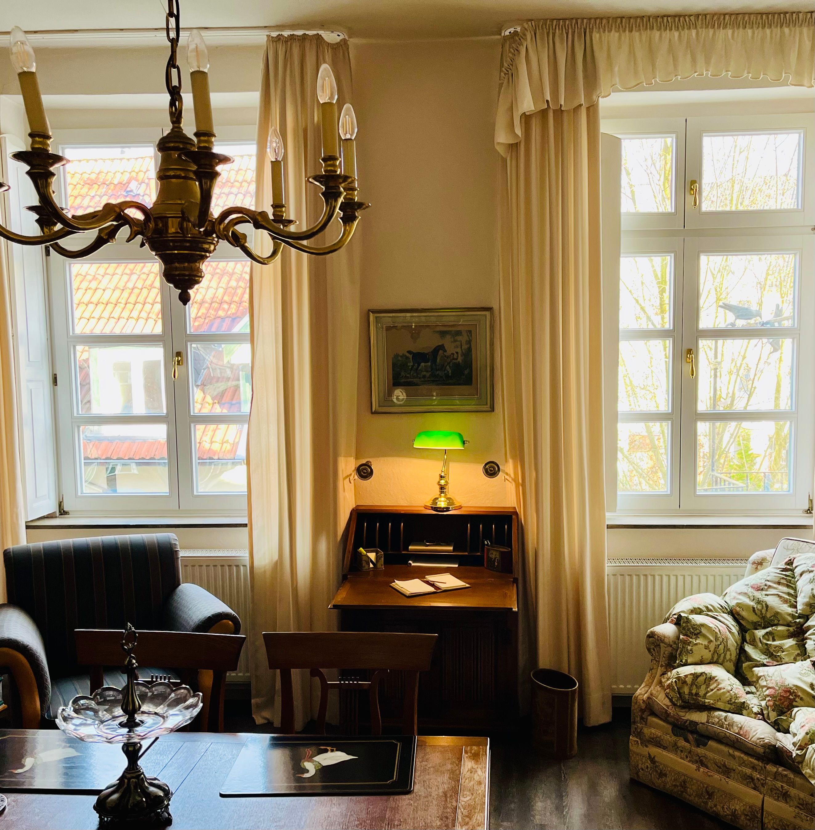 Generously Designed Apartment With Balcony In A Listed Building, Stylishly Furnished In Antique Styl - 40