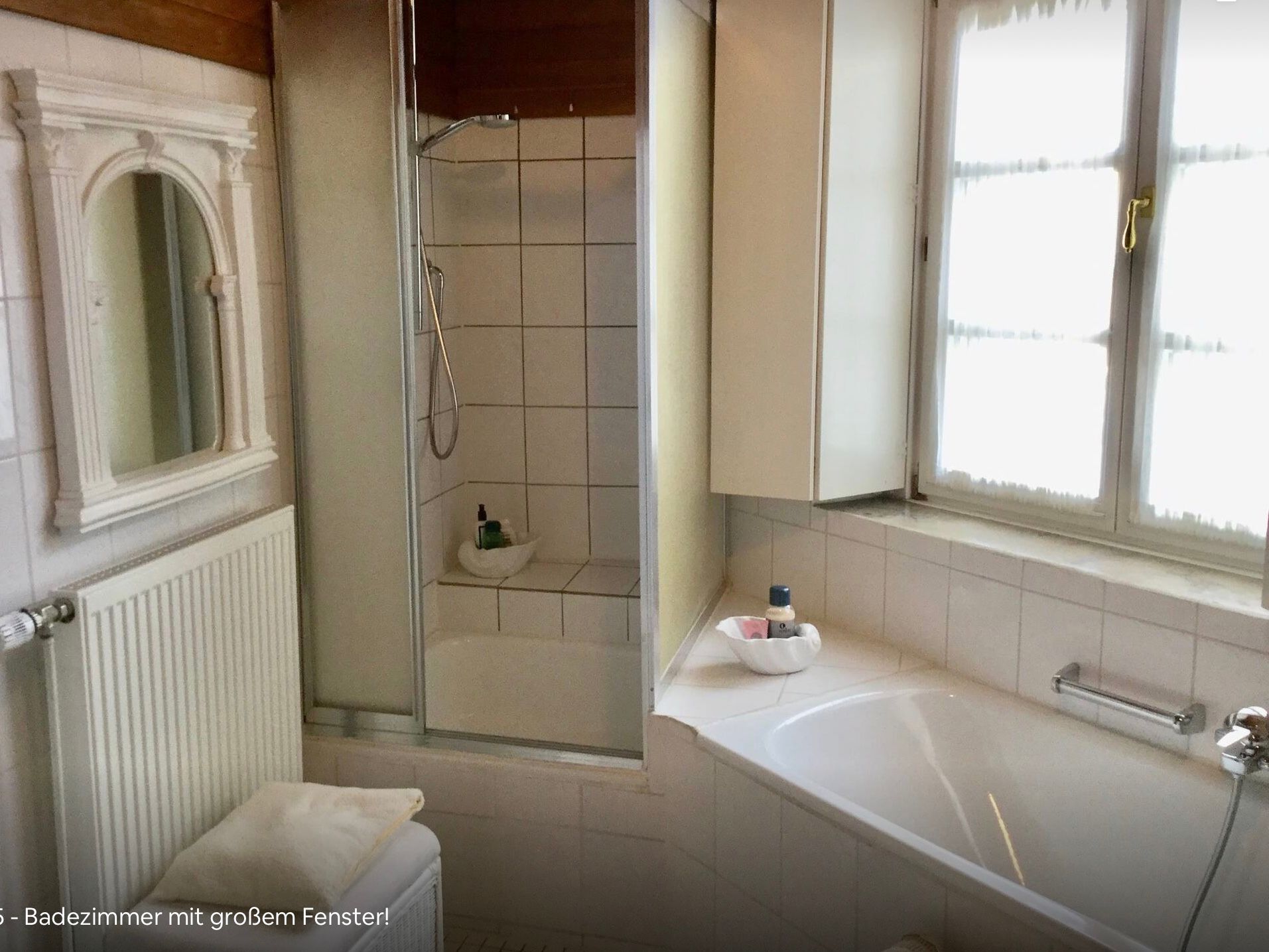 Generously Designed Apartment With Balcony In A Listed Building, Stylishly Furnished In Antique Styl - 14