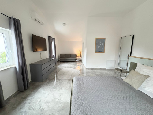 HUGOS Design House