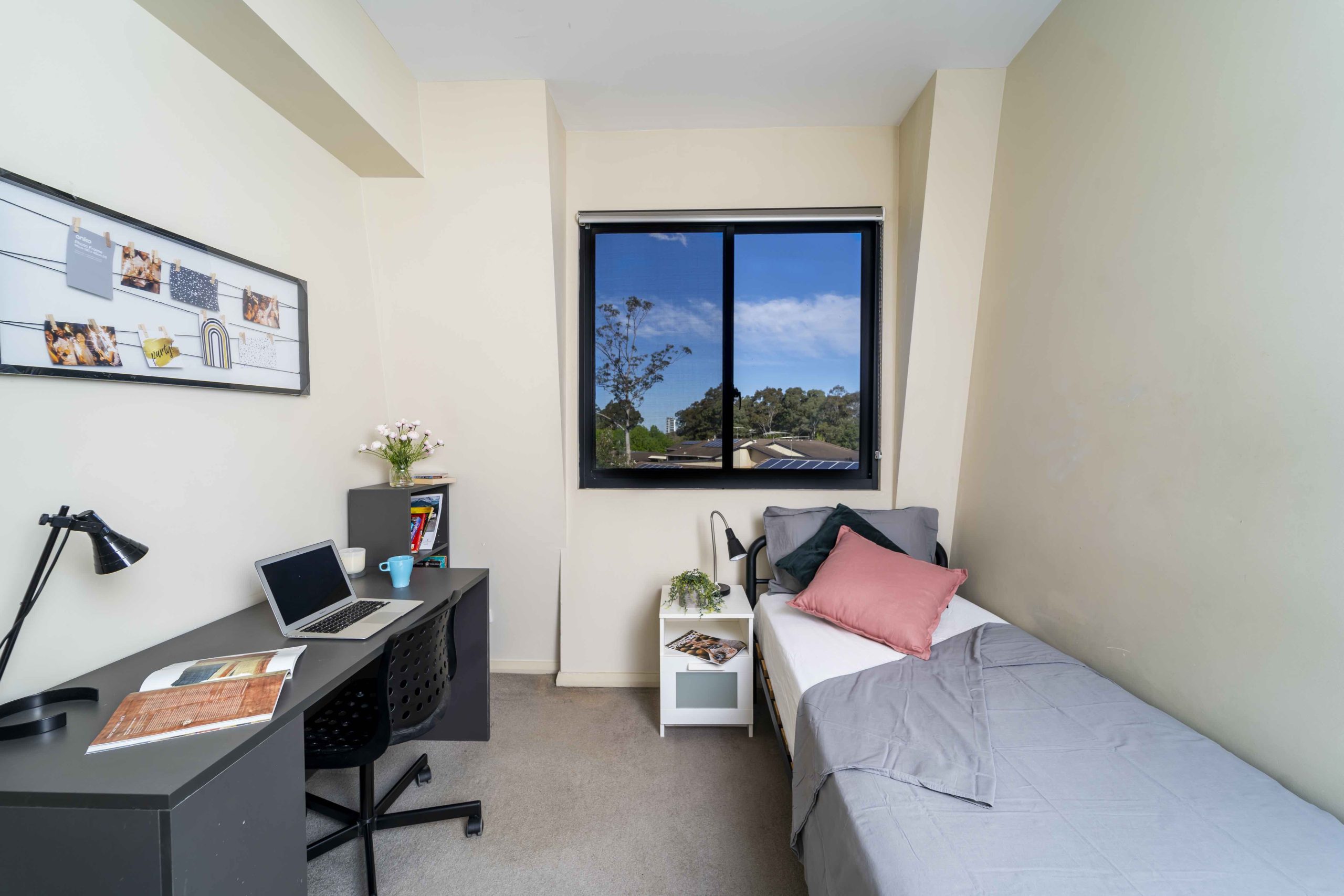 Classic PLUS A/C Studio Room - Dayman Apartments - Gallery - 1