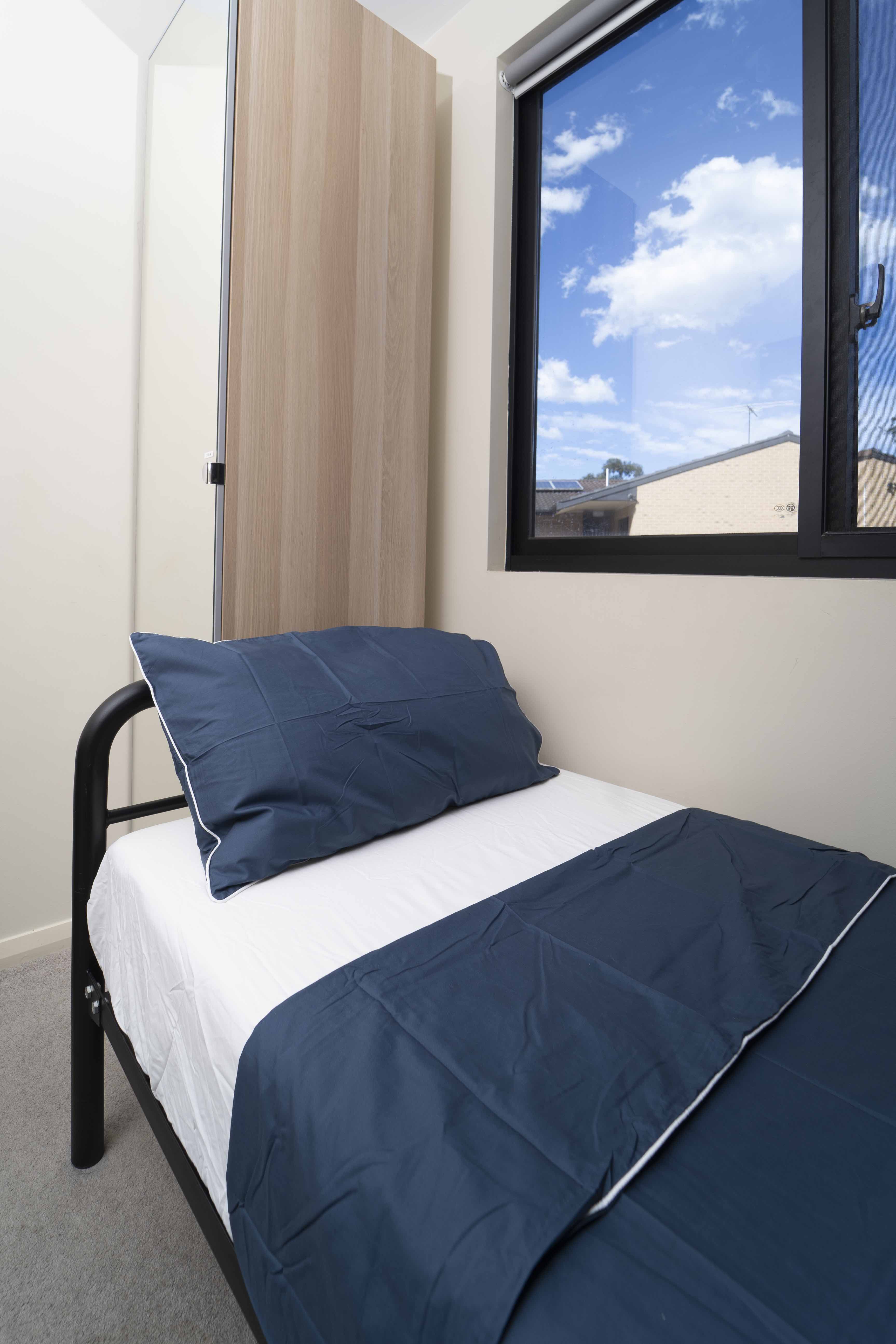 Single Bedroom In A Five Bedroom Shared Apartment - Dayman Apartments - Gallery - 1
