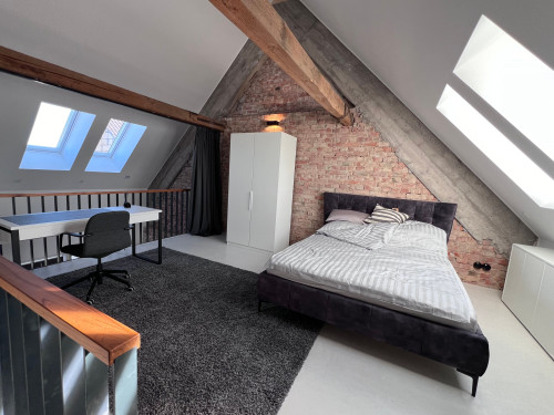 Gallery 36 – modern and new – welcome – corporate clients too