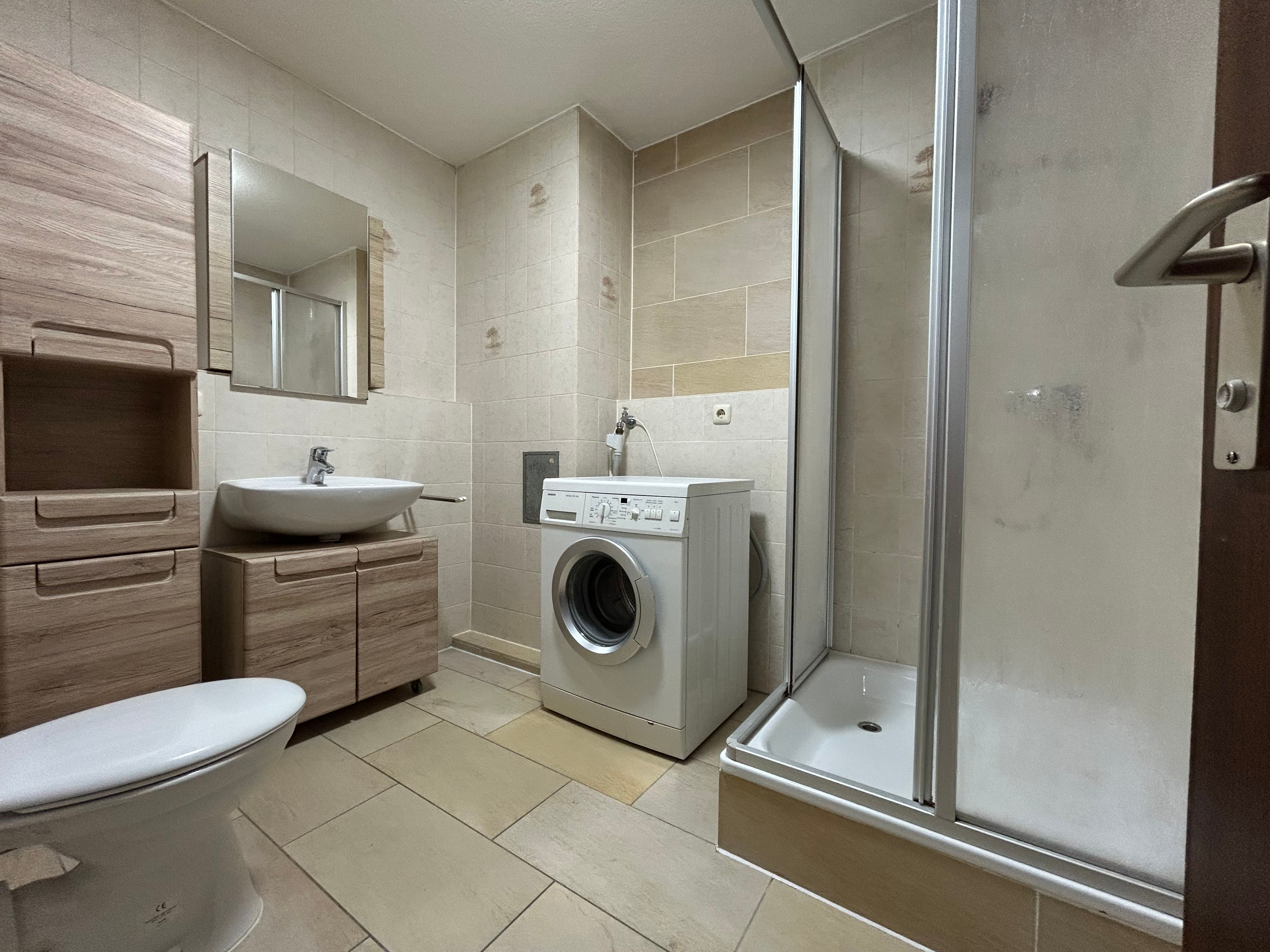 Cozy 1-Room Apartment Near Schweinfurt | Free Parking - 5