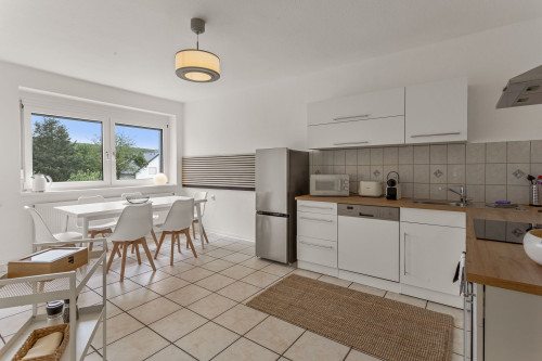 Lahntaler | 6 Guests, WiFi, Netflix, Train Station