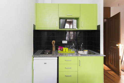 Welcoming studio in the heart of Coimbra - Gallery - 15