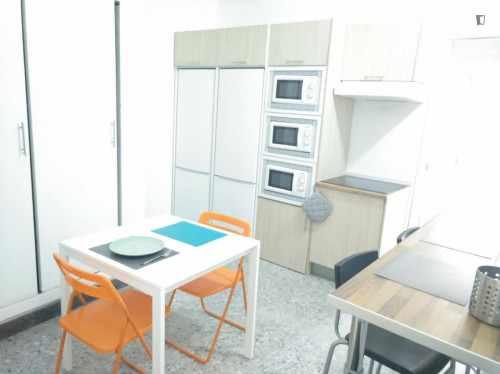 Nice Bedroom in a big house for Students in the best location of City Center - Gallery - 8