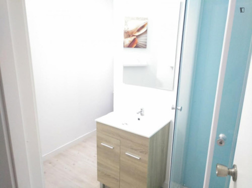 Nice Bedroom in a big house for Students in the best location of City Center - Gallery - 13